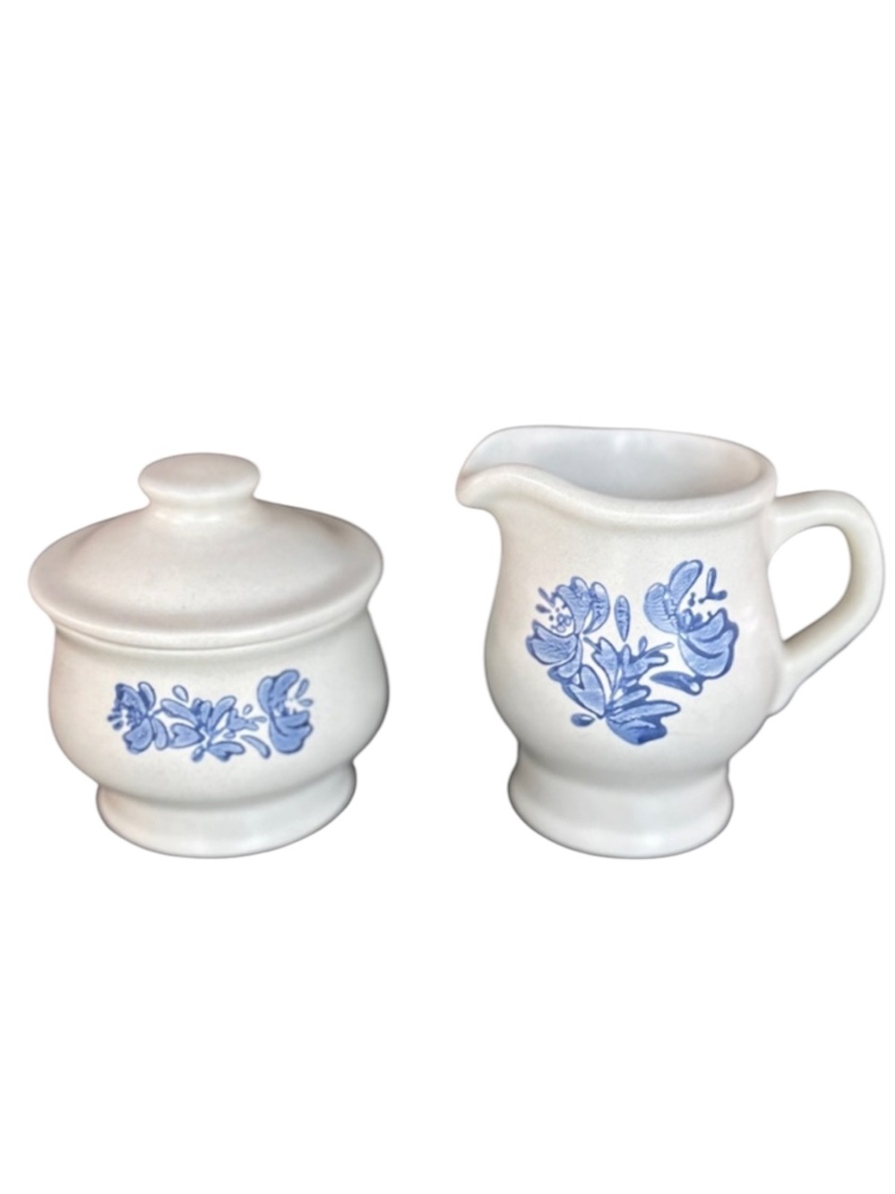 3 PC Pfaltzgraff Yorktowne VTG Sugar and Creamer Set with Lid